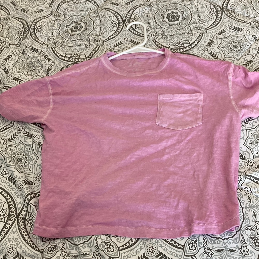 Pink women’s universal thread shirt, small